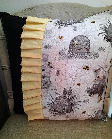 Farmhouse Vintage Beehive/yellow/black/pattern with Ruffle