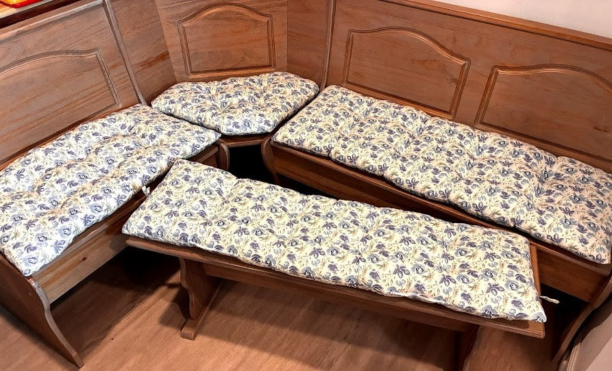 4 Piece Nook Cushions Set ties on Single cushion only