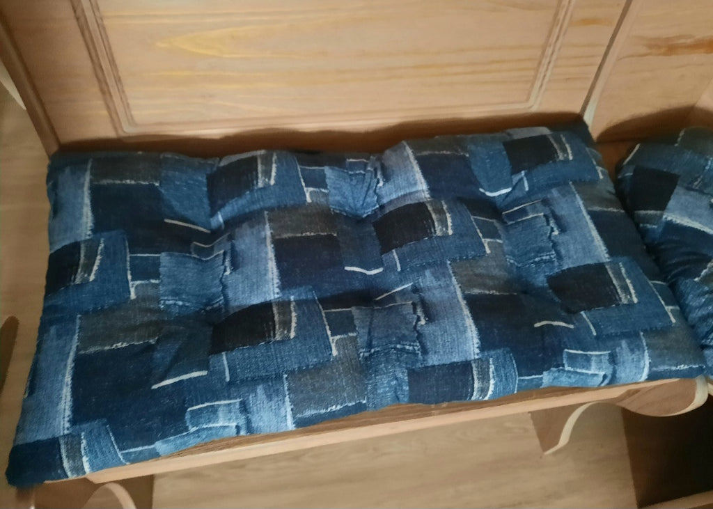 4 Piece Nook Cushions Set ties on Single cushion only