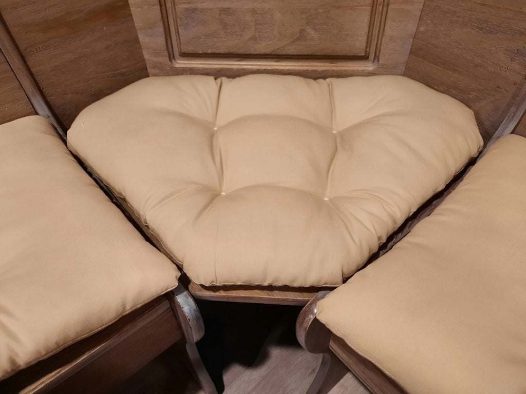 4 Piece Nook Cushions Set ties on Single cushion only