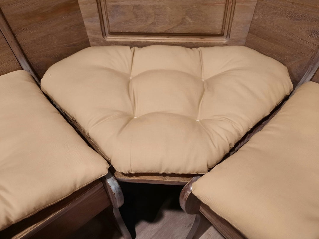 4 Piece Nook Cushions Set ties on Single cushion only