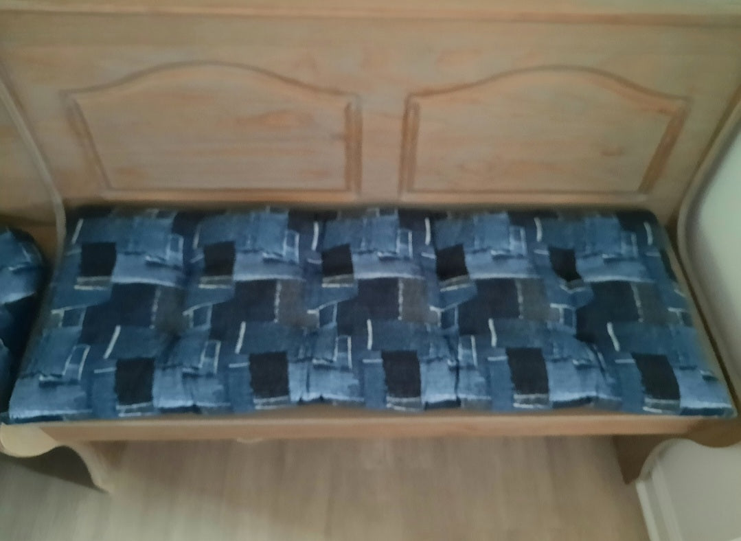 4 Piece Nook Cushions Set ties on Single cushion only