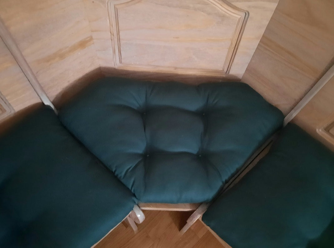 4 Piece Nook Cushions Set ties on Single cushion only