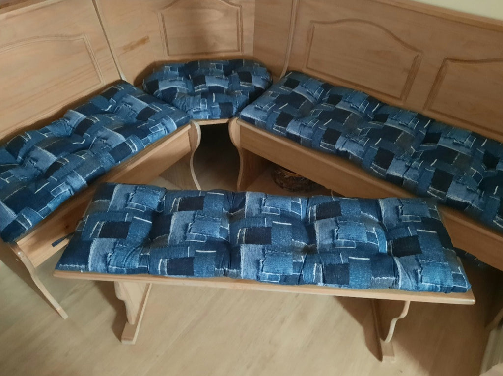 4 Piece Nook Cushions Set ties on Single cushion only