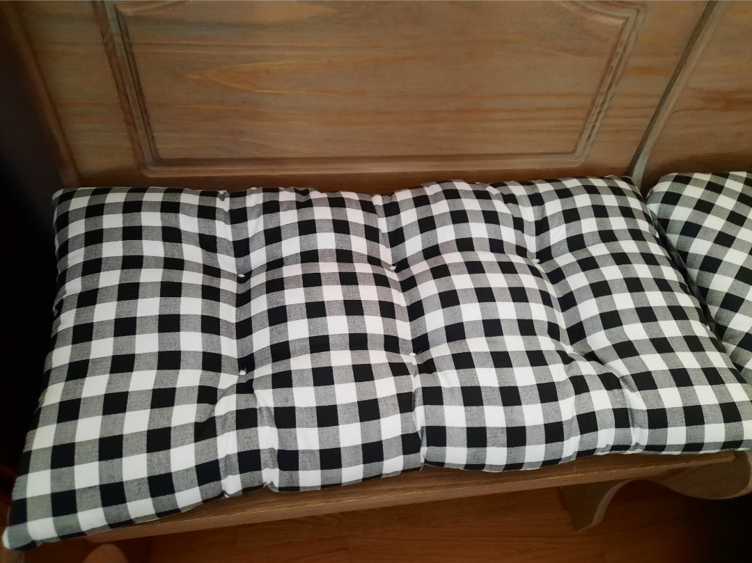 4 Piece Nook Cushions Set ties on Single cushion only