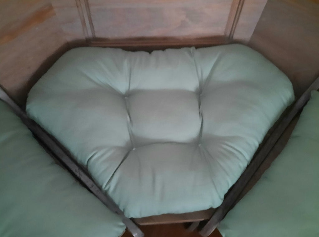 4 Piece Nook Cushions Set ties on Single cushion only