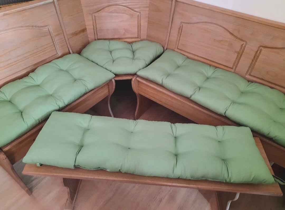 4 Piece Nook Cushions Set ties on Single cushion only