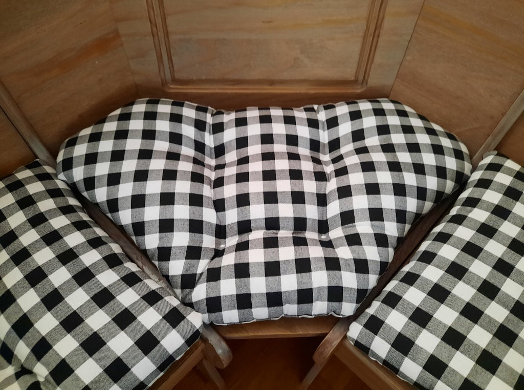4 Piece Nook Cushions Set ties on Single cushion only