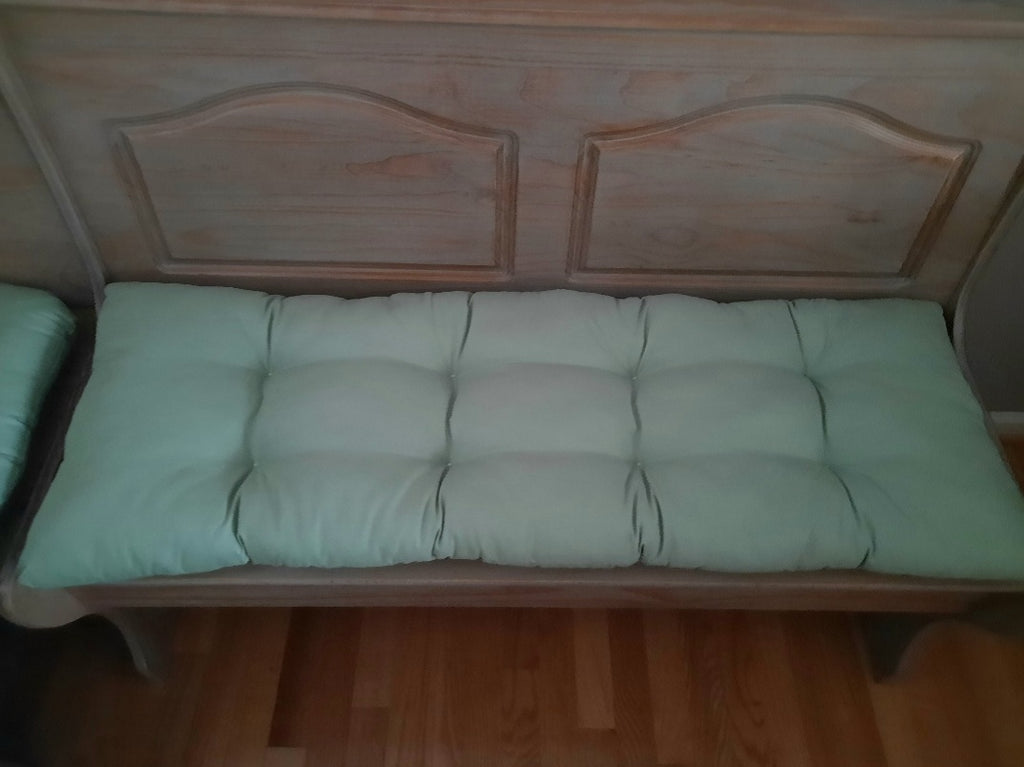 4 Piece Nook Cushions Set ties on Single cushion only
